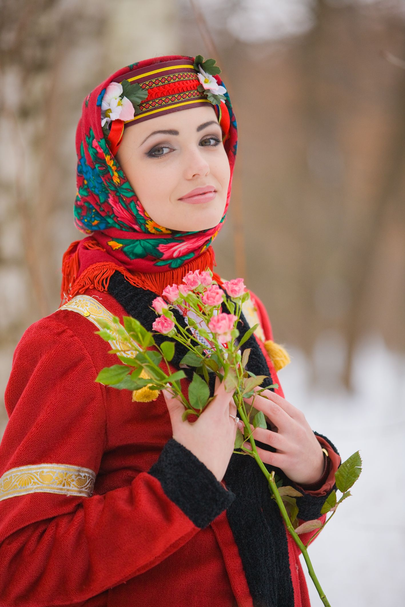 Sexy girl Girls in Slavic costumes in Jimo