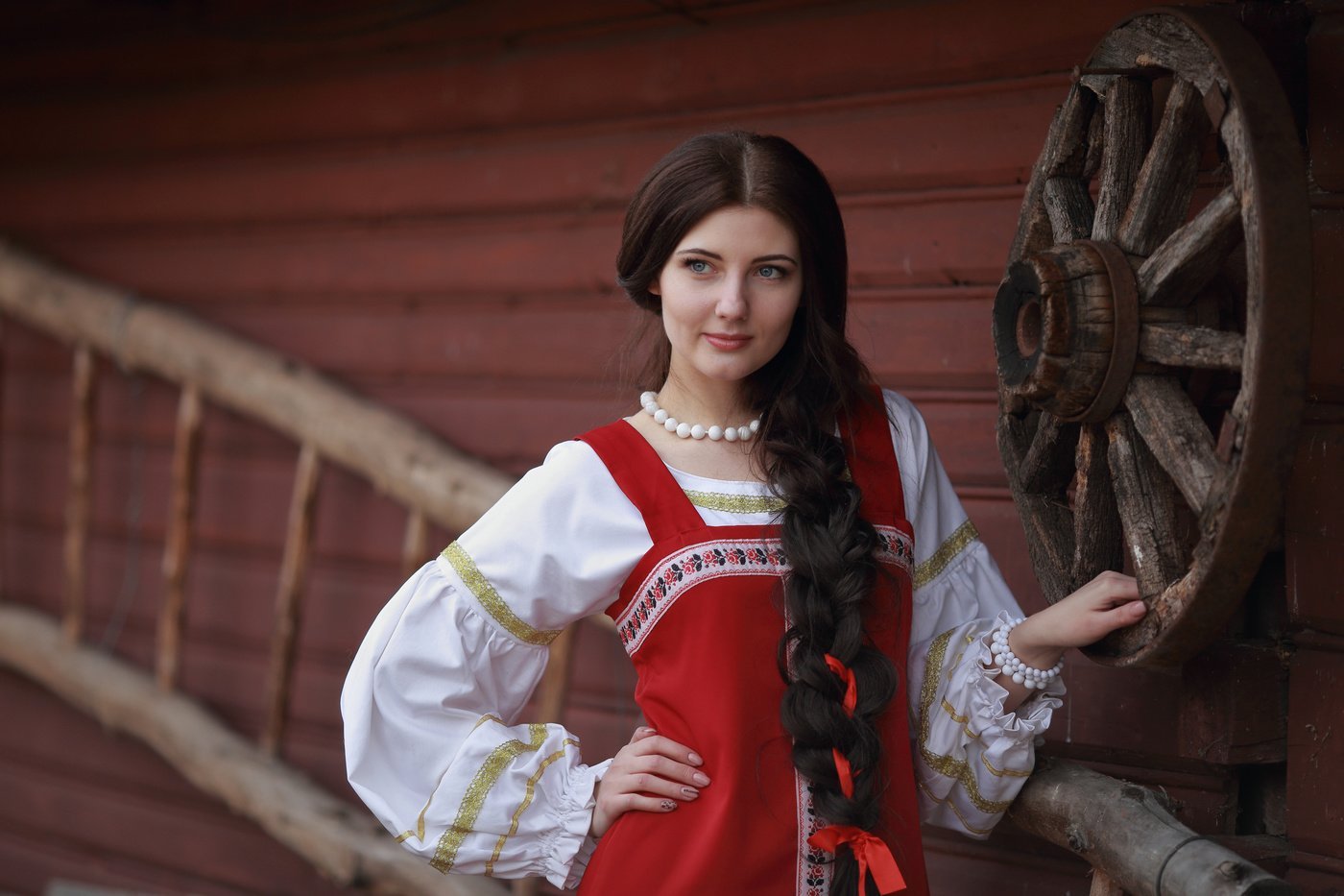 Girls in Slavic costumes in Jimo