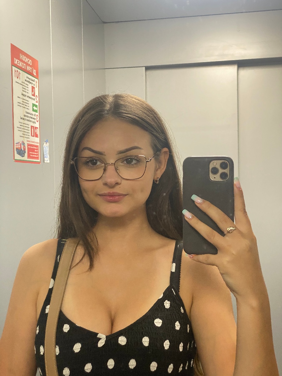 Sexy model Stacy in Jimo